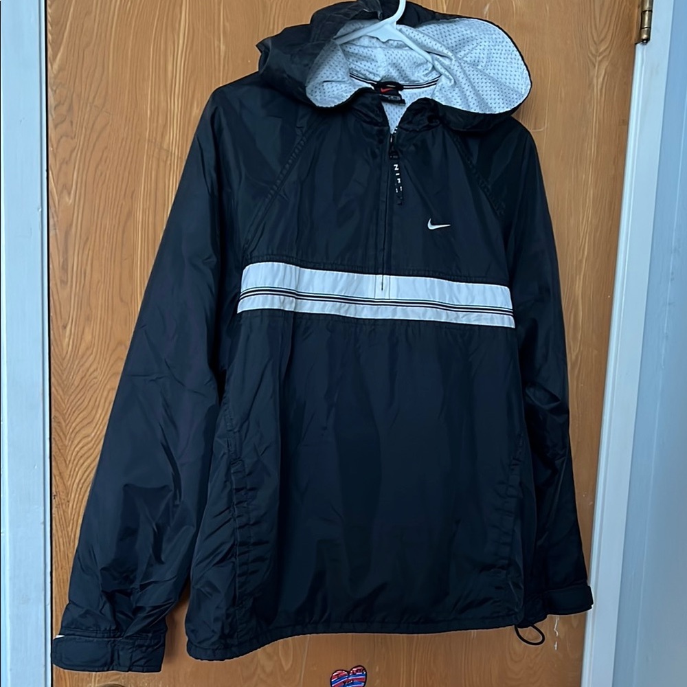 Vintage Nike Women's Black Windbreaker Jacket